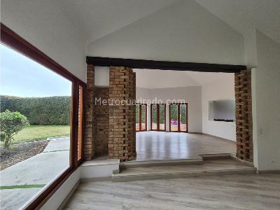 Casa de 5 alcobas en venta en Quintas Serrezuela, Mosquera, 526 m² · foto 11 de 20