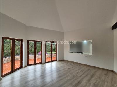 Casa de 5 alcobas en venta en Quintas Serrezuela, Mosquera, 526 m² · foto 12 de 20