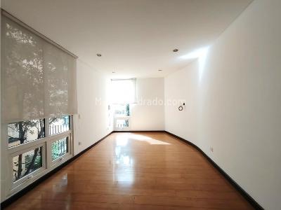 Apartaestudio en arriendo en Altos De Cabrera, Bogotá, 74 m² · foto 3 de 20