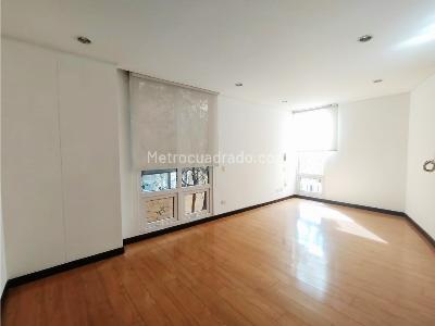 Apartaestudio en arriendo en Altos De Cabrera, Bogotá, 74 m² · foto 4 de 20