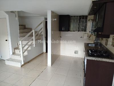 Apartamento de 3 alcobas en venta en Caminos Del Parque, Bogotá, 62 m² · foto 2 de 19