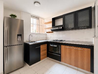 Apartamento de 3 alcobas en venta en Mazuren Colina, Bogotá, 79 m² · foto 2 de 10
