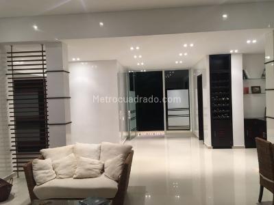 Casa de 4 alcobas en venta en El Peñon, Girardot, 702 m² · foto 4 de 20