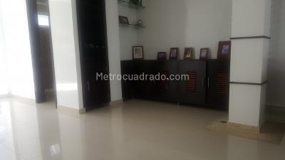 Casa de 4 alcobas en venta en El Peñon, Girardot, 702 m² · foto 7 de 20