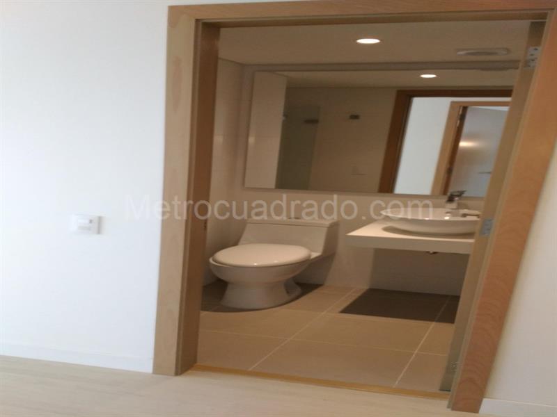 Apartamento en Arriendo, Las Nieves, Bogotá D.C. - Więcej