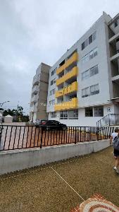 Apartamento de 3 alcobas en venta en El Recreo, Bogotá, 84 m² · foto 2 de 18