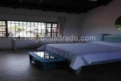 Casa de 3 alcobas en venta en Alcatraz, Girardot, 80 m² · foto 8 de 13
