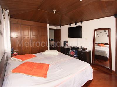 Casa en venta en Pontevedra, Bogotá · foto 8 de 20