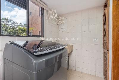 Apartamento de 3 alcobas en venta en El Poblado, Medellín, 125 m² · foto 9 de 10