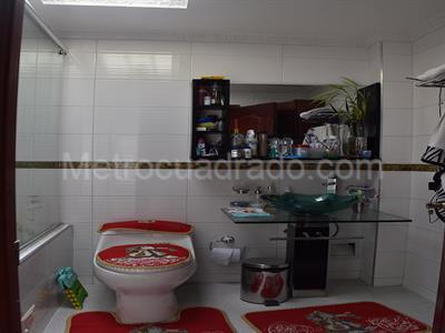 Casa de 4 alcobas en venta en Nueva Modelia, Bogotá, 280 m² · foto 15 de 18