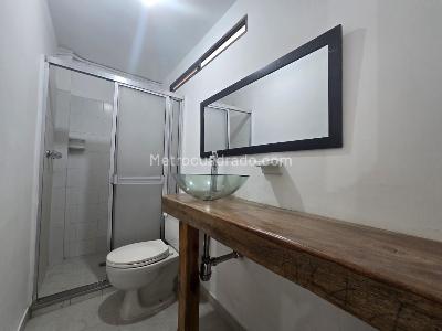 Casa de 5 alcobas en arriendo en Belen La Mota, Medellín, 250 m² · foto 9 de 20