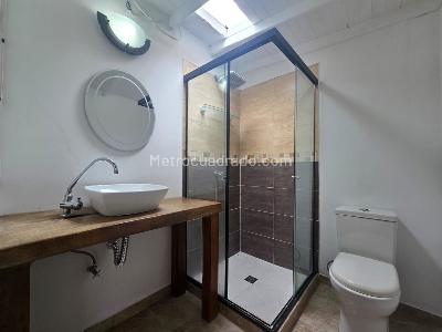 Casa de 5 alcobas en arriendo en Belen La Mota, Medellín, 250 m² · foto 12 de 20