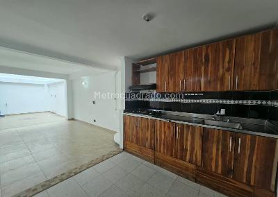 Casa de 5 alcobas en arriendo en Belen La Mota, Medellín, 250 m² · foto 14 de 20