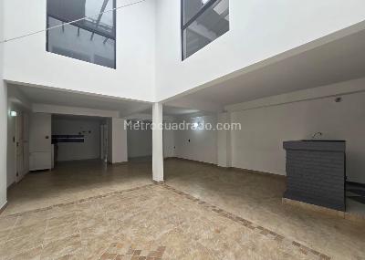 Casa de 5 alcobas en arriendo en Belen La Mota, Medellín, 250 m² · foto 16 de 20