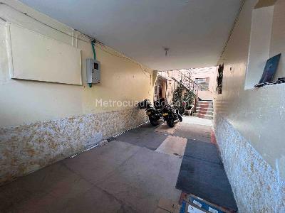 Casa de 5 alcobas en venta en La Estrada, Bogotá, 514 m² · foto 2 de 20
