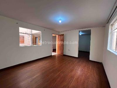 Casa de 5 alcobas en venta en La Estrada, Bogotá, 514 m² · foto 4 de 20