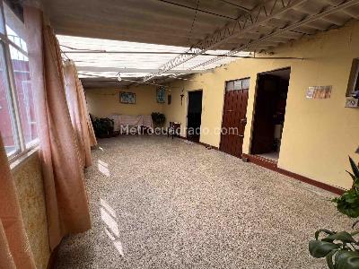 Casa de 5 alcobas en venta en La Estrada, Bogotá, 514 m² · foto 12 de 20