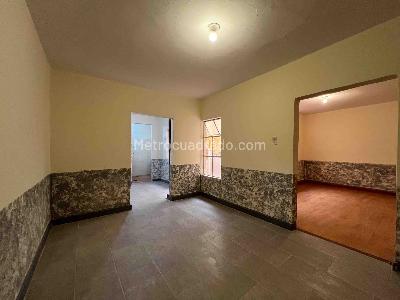 Casa de 5 alcobas en venta en La Estrada, Bogotá, 514 m² · foto 16 de 20