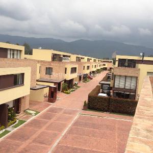 Casa de 3 alcobas en venta en Conjunto Torremolinos, Bogotá, 226 m² · foto 3 de 19