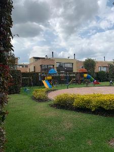 Casa de 3 alcobas en venta en Conjunto Torremolinos, Bogotá, 226 m² · foto 2 de 19