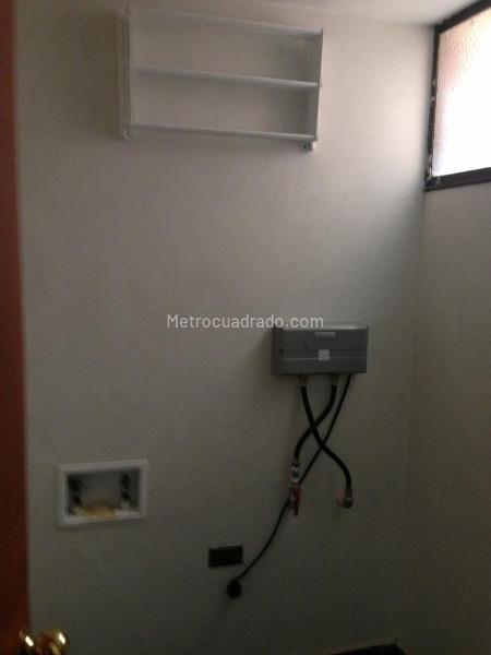 Piso – Bogotá, Los Cedros, Localidad Usaquén - Más