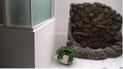 Apartamento de 2 alcobas en venta en Santa Isabel Martires, Bogotá, 85 m² · foto 2 de 13