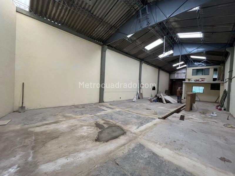 Bodega en Arriendo, GALAN Puente Aranda, Bogotá D.C. - Más