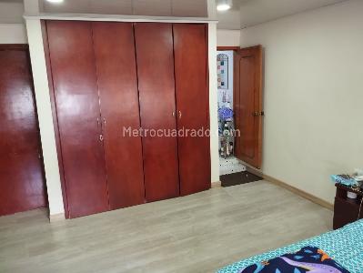 Casa de 5 alcobas en venta en Normandia Ii Sector, Bogotá, 240 m² · foto 9 de 19