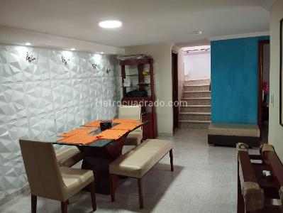 Casa de 5 alcobas en venta en Normandia Ii Sector, Bogotá, 240 m² · foto 17 de 19