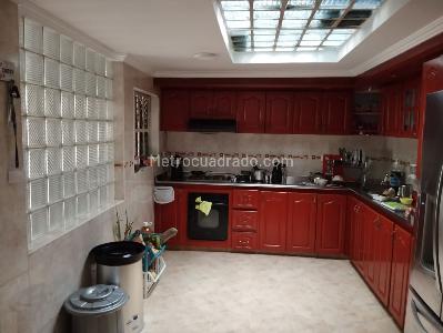 Casa de 5 alcobas en venta en Normandia Ii Sector, Bogotá, 240 m² · foto 3 de 19