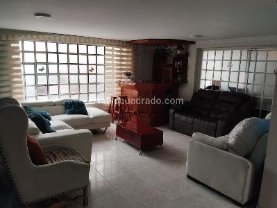 Casa de 5 alcobas en venta en Normandia Ii Sector, Bogotá, 240 m² · foto 5 de 19