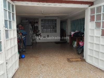 Casa de 5 alcobas en venta en Normandia Ii Sector, Bogotá, 240 m² · foto 2 de 19