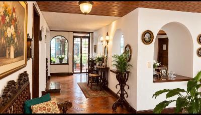Casa de 4 alcobas en venta en Ilarco, Bogotá, 300 m² · foto 2 de 14