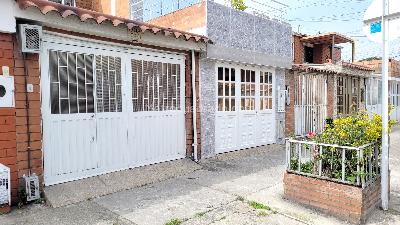 Casas en Venta en Americas Occidental, Bogotá . - Vivienda Nueva y Usada