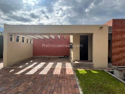 Casa de 3 alcobas en venta en Guaymaral San Simon, Bogotá, 290 m² · foto 2 de 19