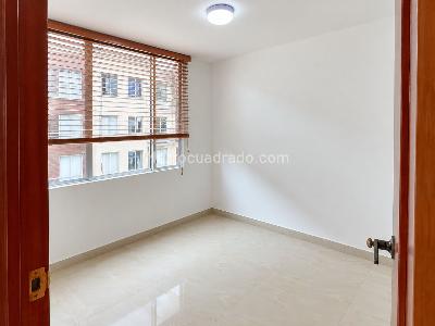 Apartamento de 3 alcobas en venta en San Antonio Norte, Bogotá, 40 m² · foto 9 de 12