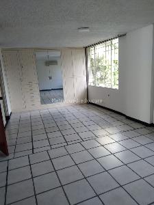 Apartamento de 2 alcobas en venta en Blanco, Girardot, 103 m² · foto 3 de 8