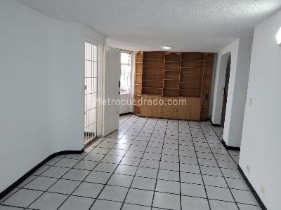 Apartamento de 2 alcobas en venta en Blanco, Girardot, 103 m² · foto 7 de 8