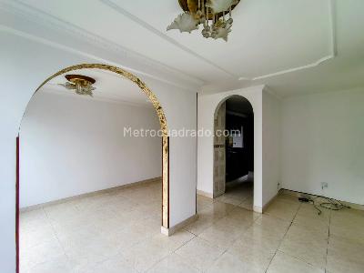 Apartamento de 3 alcobas en venta en Bosques Del Ferrol, Bogotá, 74 m² · foto 3 de 19