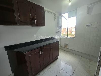 Apartamento de 3 alcobas en venta en Bosques Del Ferrol, Bogotá, 74 m² · foto 5 de 19