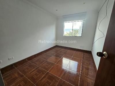 Apartamento de 3 alcobas en venta en Bosques Del Ferrol, Bogotá, 74 m² · foto 7 de 19
