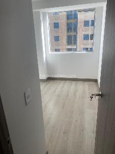 Apartamento de 3 alcobas en arriendo en Voto Nacional, Bogotá, 69 m² · foto 2 de 10