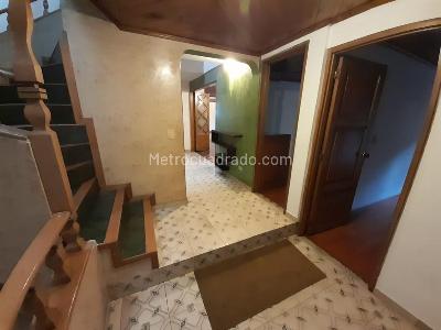 Casa de 5 alcobas en arriendo en Cedritos Las Margaritas, Bogotá, 320 m² · foto 2 de 20