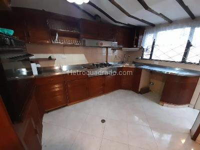 Casa de 5 alcobas en arriendo en Cedritos Las Margaritas, Bogotá, 320 m² · foto 3 de 20