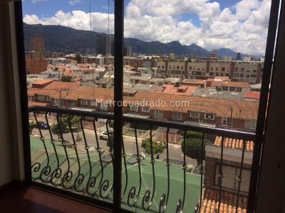 Apartamento de 1 alcoba en venta en El, Bogotá, 32 m² · foto 2 de 15