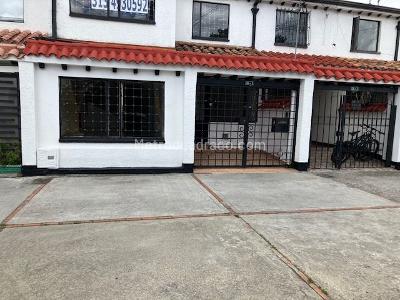 Casa en venta en Villa Del Prado, Bogotá · foto 2 de 20