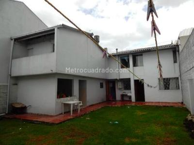 Casa de 5 alcobas en venta en San Nicolas, Bogotá, 310 m² · foto 6 de 9