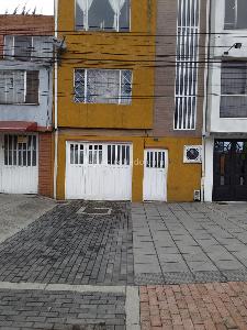 Casa de 5 alcobas en venta en El Madrigal, Bogotá, 256 m² · foto 2 de 20