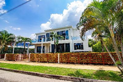 Casa de 5 alcobas en venta en Tierra Linda, Girardot, 525 m² · foto 2 de 20