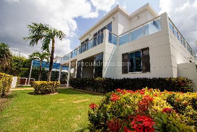 Casa de 5 alcobas en venta en Tierra Linda, Girardot, 525 m² · foto 3 de 20